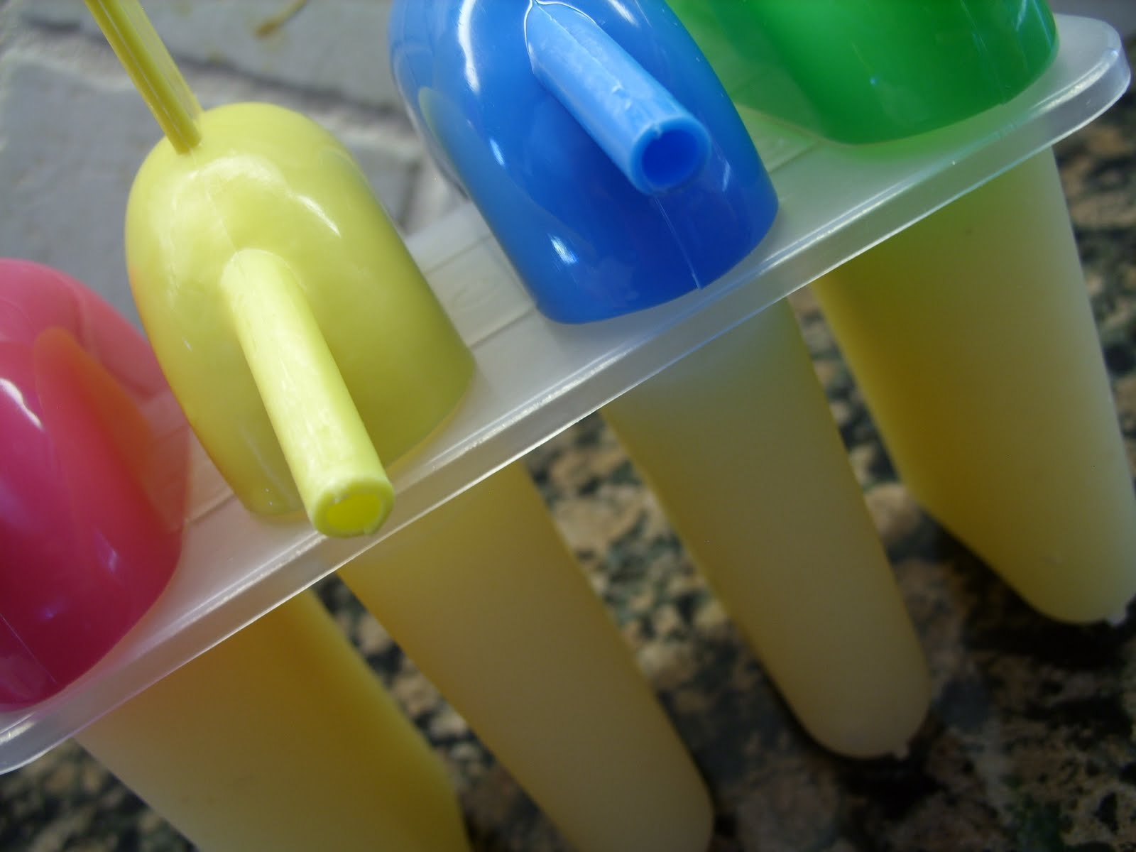 ShadowCase with Ruth and Rose Cool off Kiddos with Applesauce Popsicles