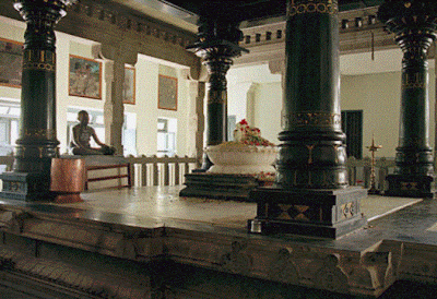 bhagawan ramana maharshi ashram inside in tiruvannamalai