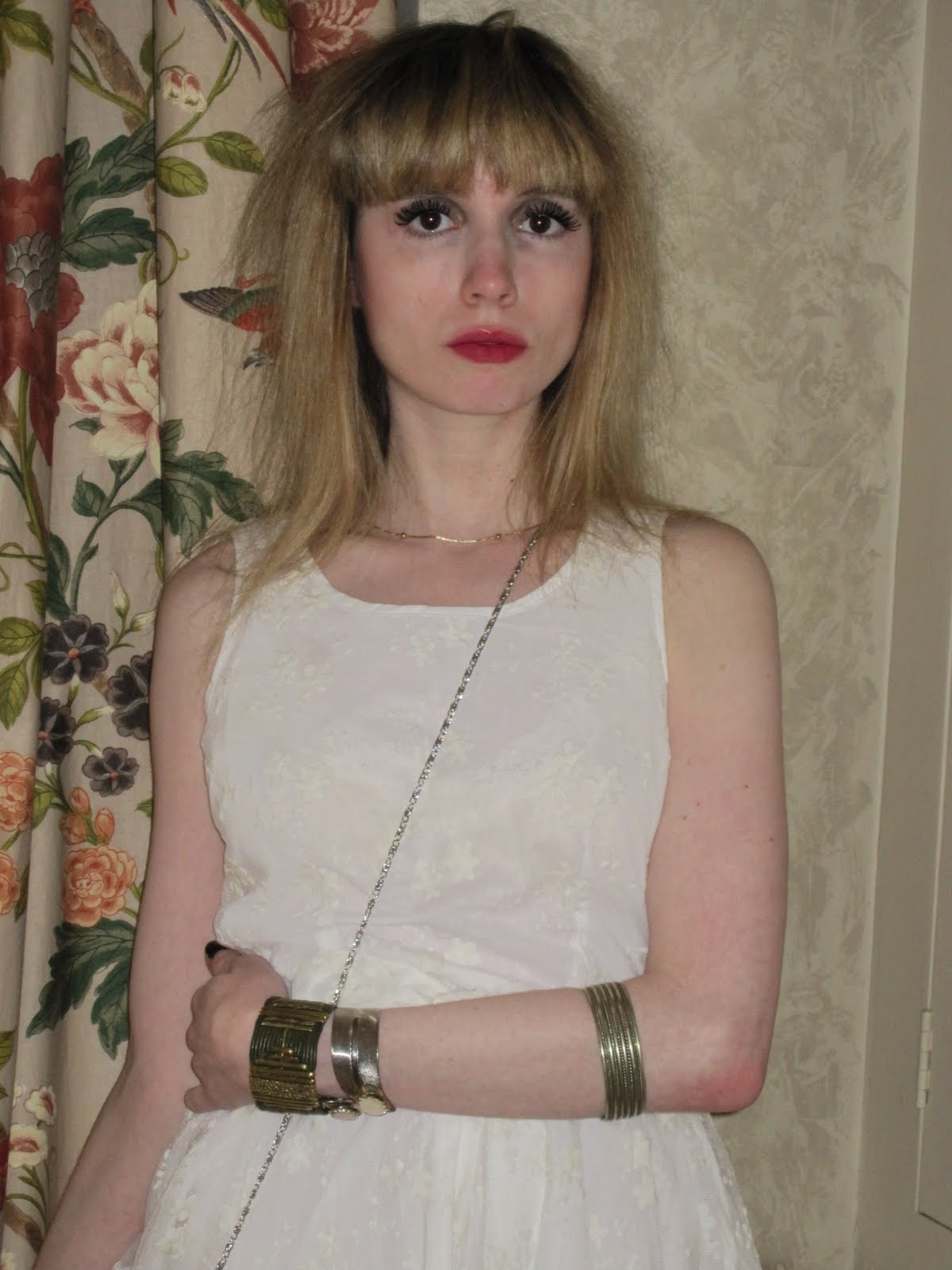 http://2.bp.blogspot.com/_rYIhVTBll8c/TVMaXG2IKVI/AAAAAAAAGuU/7vJLSSdSavU/s1600/close.jpg