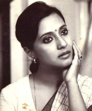 Pyaar Ka Saudagar (2000) SL YT - Moon Moon Sen, Asif Shaikh, Ruchika Pandey, Sadashiv Amrapurkar, Pradeep Kumar