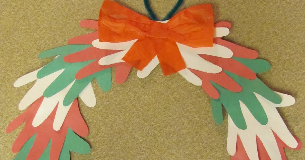 Momma's Playground: Handprint Christmas Wreath