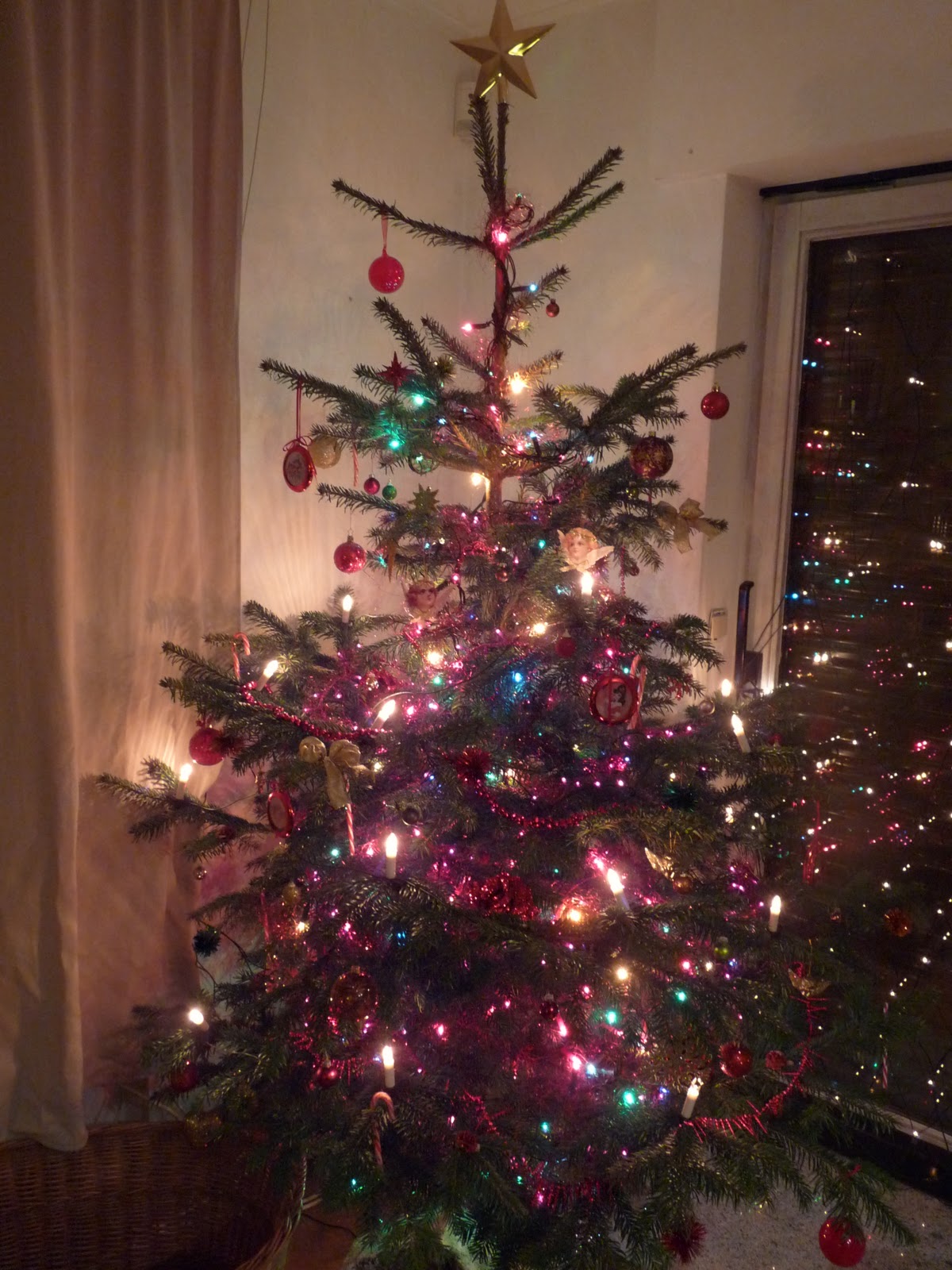 LARA: December 2010