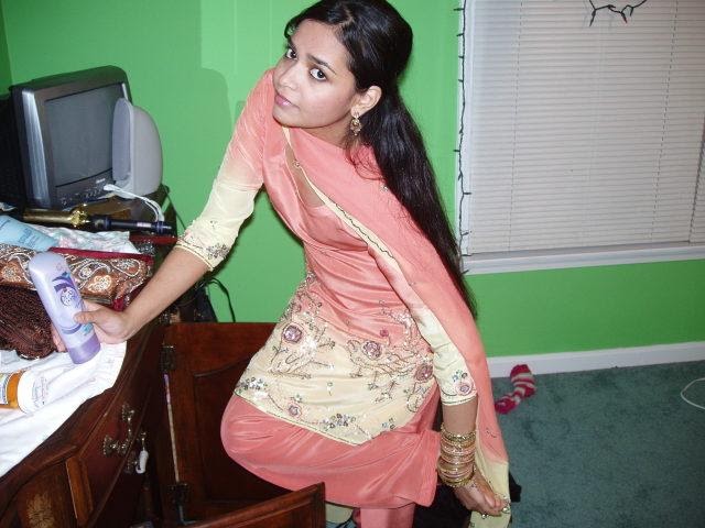 Desi wife massage