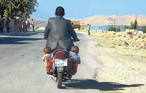 Kara Kuzumla Yasadiklarimiz Cocuk Koltugu