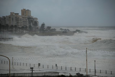 pictures of the 2008 storm that hit cape town south africa