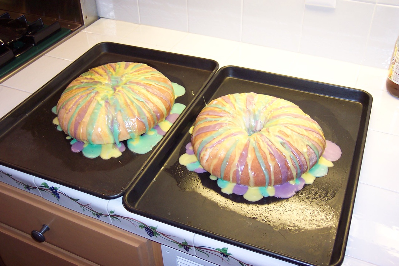 [kingcake.jpg]