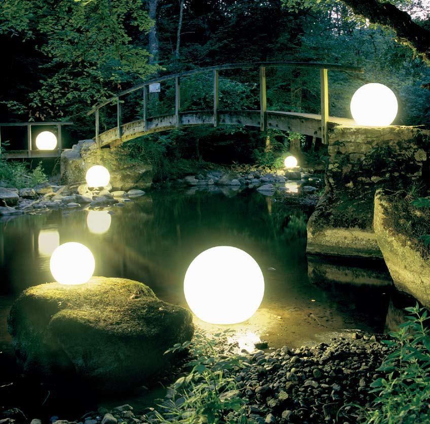 maaagda Moonlight Outdoor Light & Globes