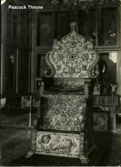 [peacocok+throne2.jpg]