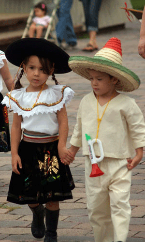 ѕtuℓyeѕ الأزياء قديما