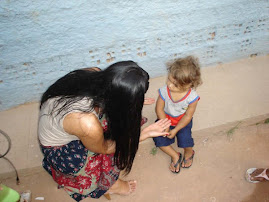 Dando aos mãos para o nosso futuro