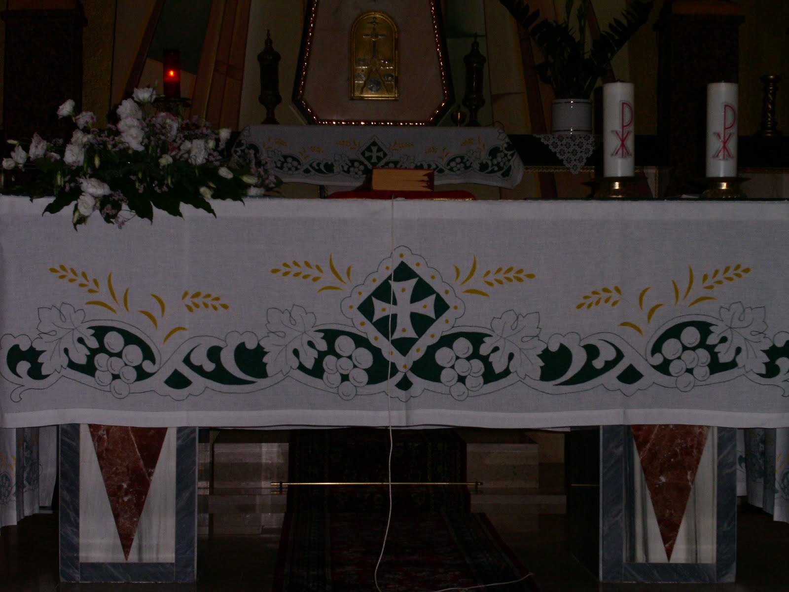 Tovaglie Per Altare Ricamate A Mano Elisaricamo: tovaglia da altare