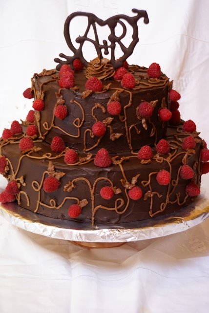 [choc.+wedding+cake.JPG]