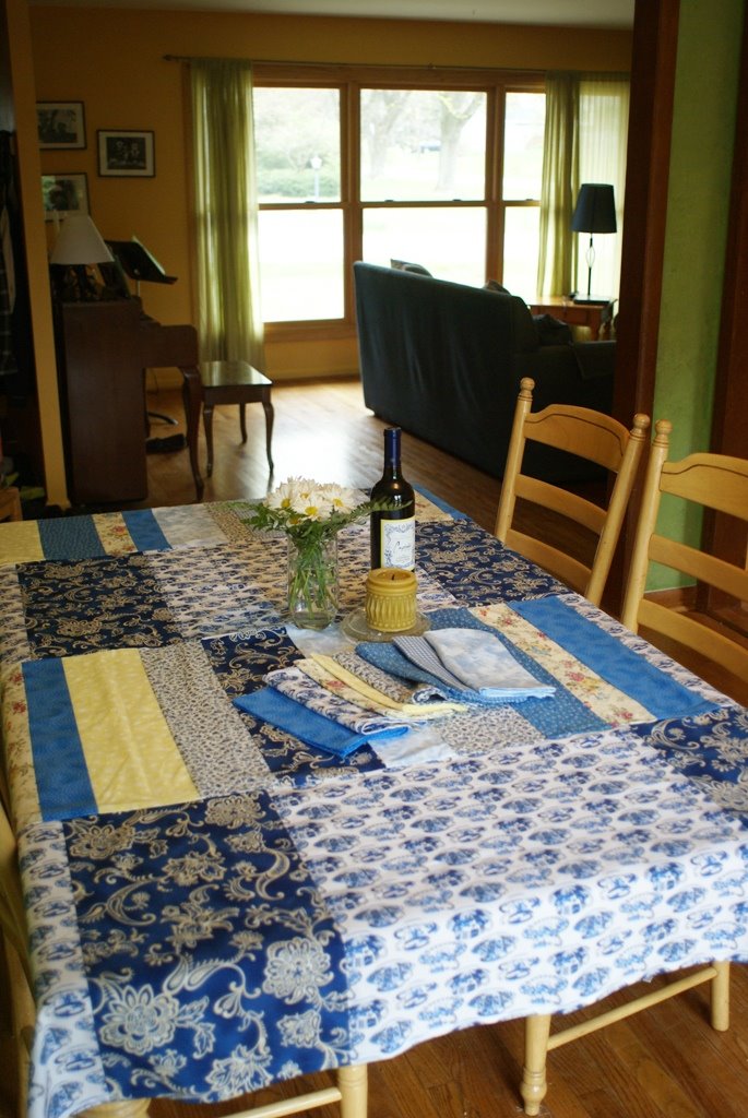 [tablecloth.JPG]