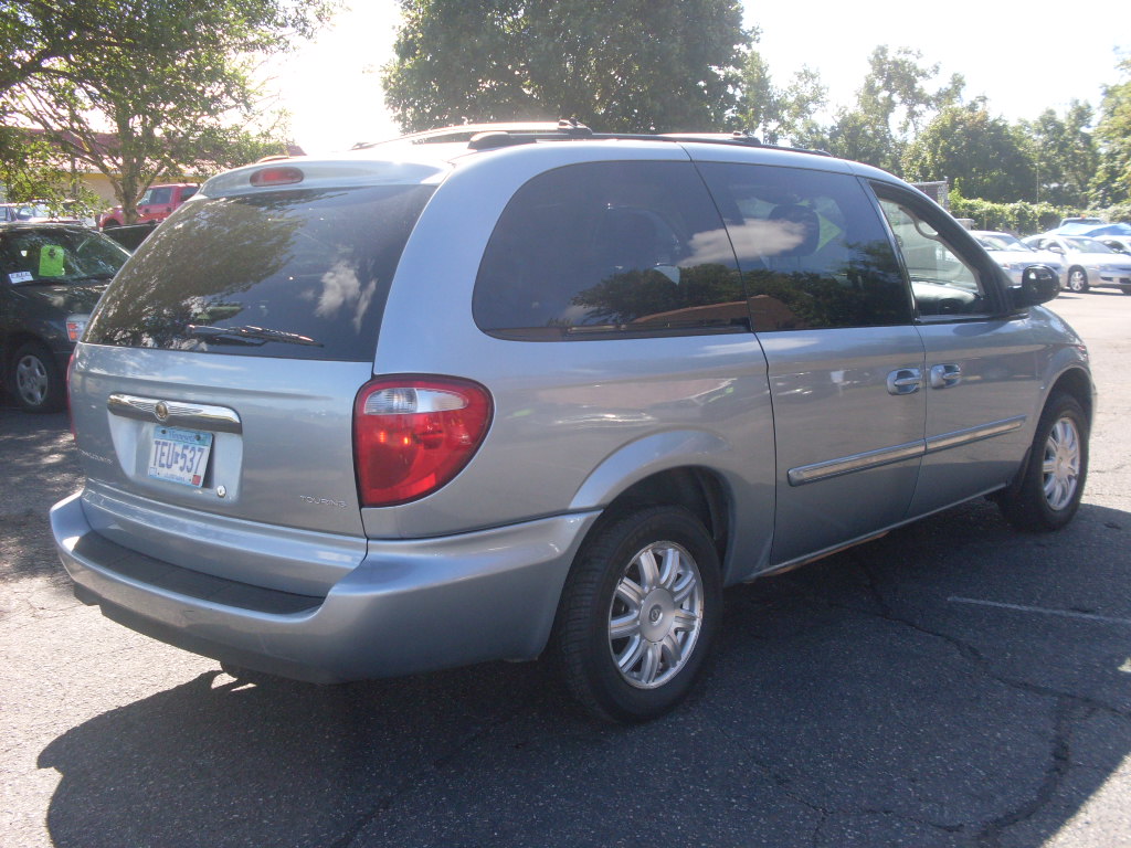 Ride Auto 2006 Chrysler Town Amp Country