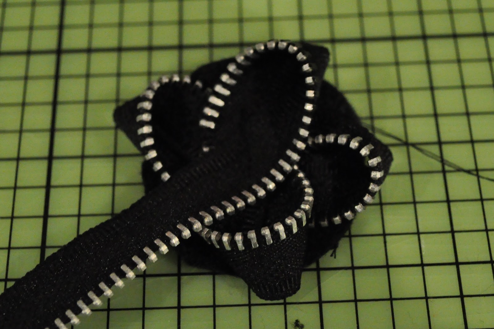 Twin Inspiration Zipper Accessories Tutorial