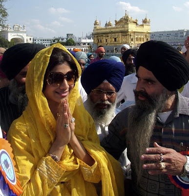 golden temple amritsar diwali. amritsar golden temple diwali.