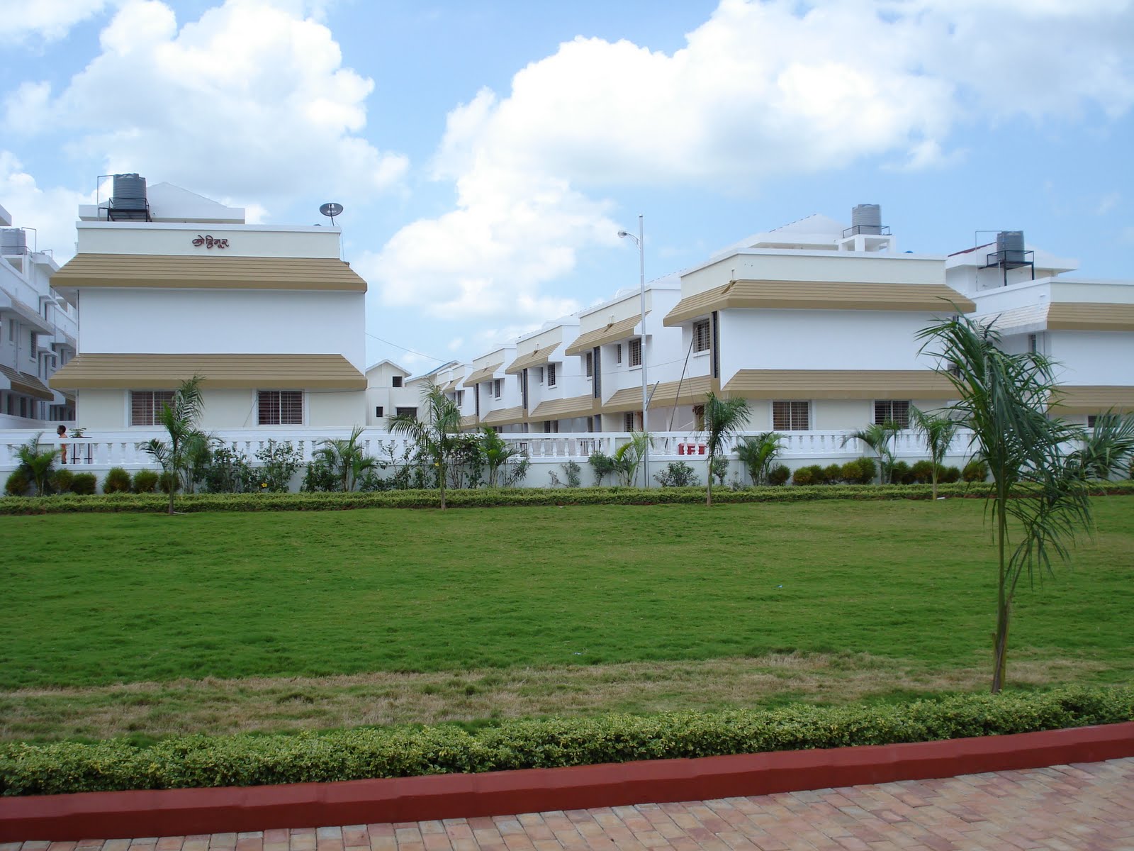 Lake Paradise Talegaon (Pune) Row House