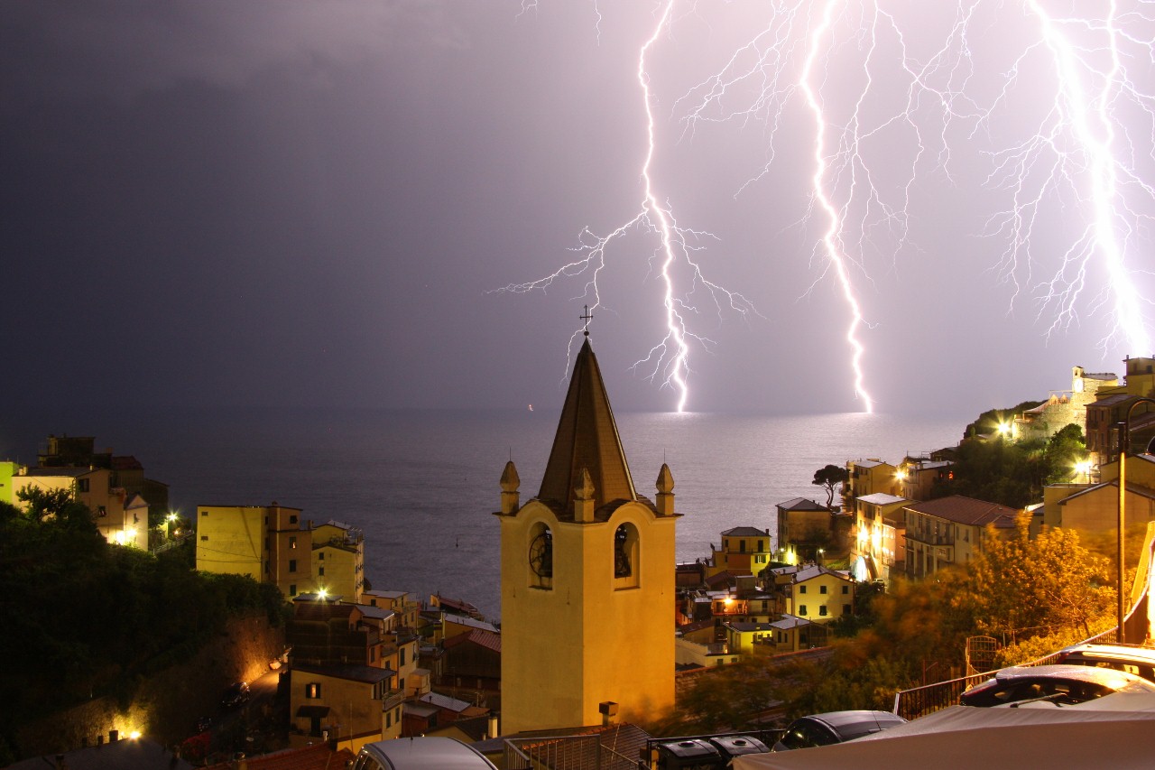 [Cinque+Terre,+Italy+035+(1280x853).jpg]