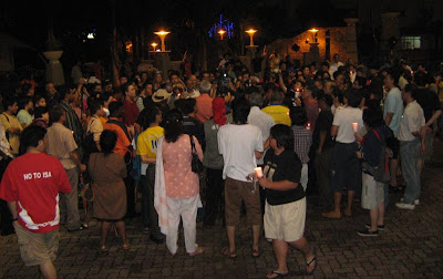 crowd at Sunday Anti-ISA candlelight vigil at Civic Center crowd at Sunday Anti-ISA candlelight vigil at Civic Center