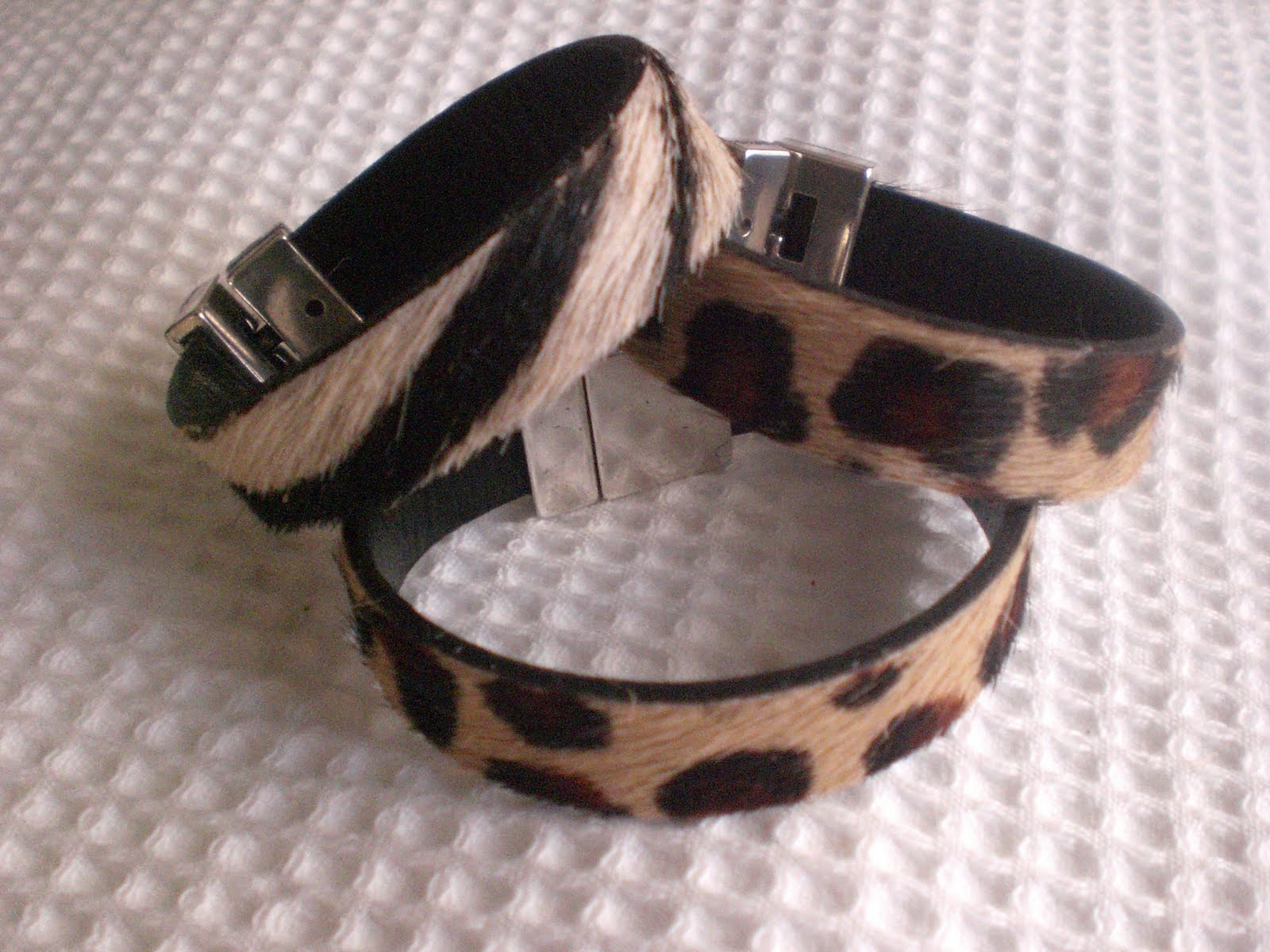 [pulseras+de+pelo+003.JPG]