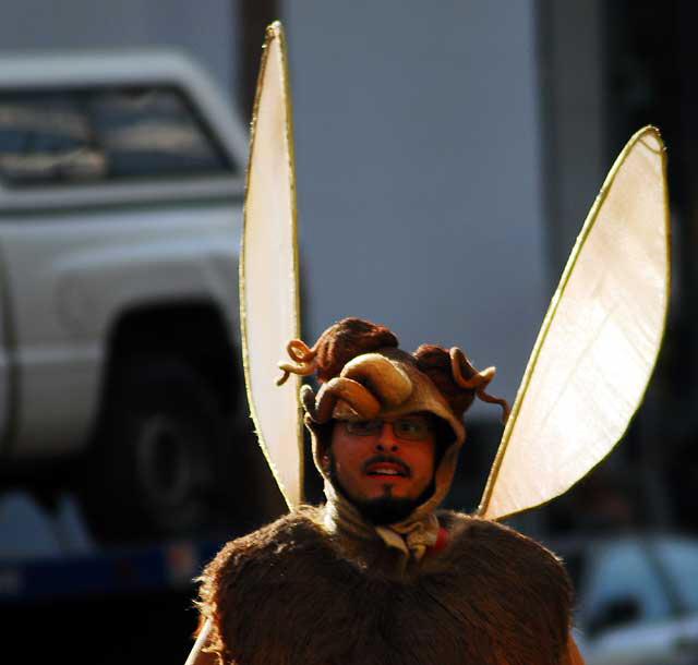 [a_112108_BugMan02.jpg]