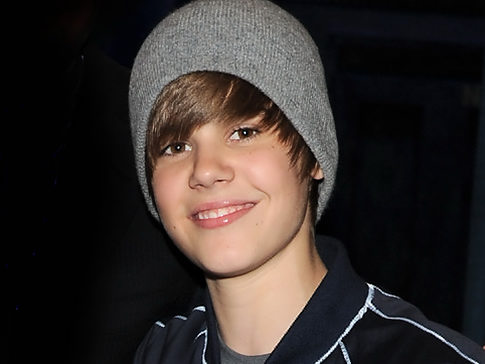 justin bieber shirts off. justin bieber moustache. justin bieber shirts off.