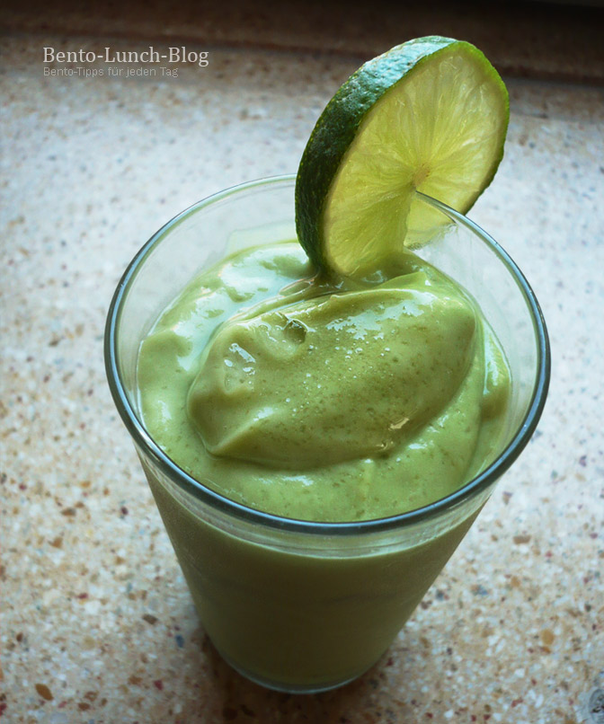 Bento Lunch Blog Rezept Grüner Avocado Shake / Smoothie mit Limette