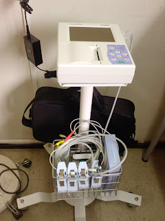 Electrocardiograma equipo se utiliza