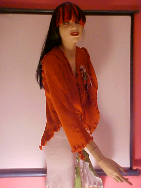 [C027.JPG]