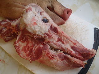 The boned pig's head