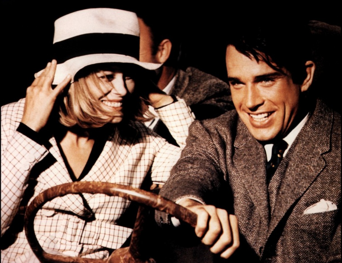 http://2.bp.blogspot.com/_sojQhamPNVY/S_zd366AEZI/AAAAAAAAADM/IcDWEA-Y8q8/s1600/bonnie-and-clyde-1962-07-g1.jpg