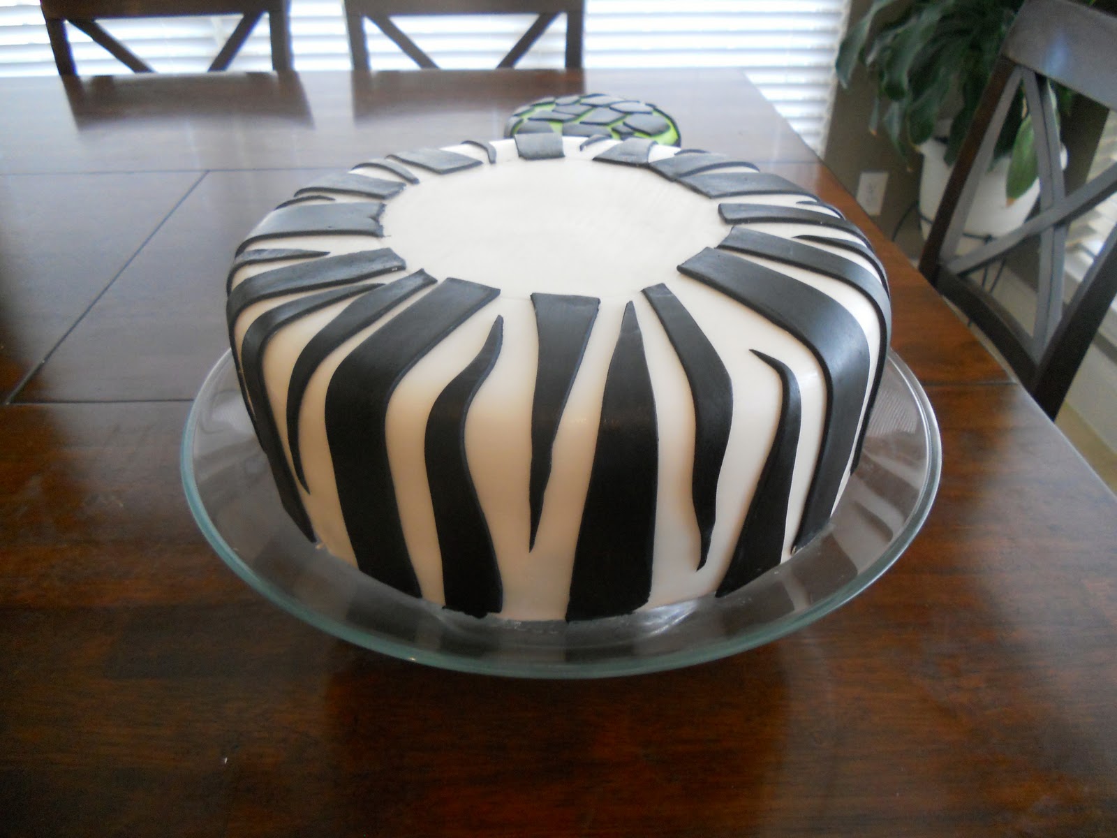 Yumz the Word Zebra Cake