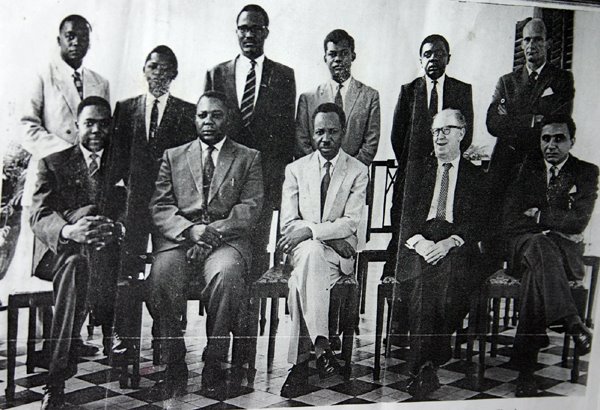 [baraza+la+kwanza+la+mawaziri.jpg]