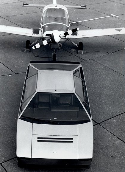 Karznshit 79 Aston Martin Bulldog