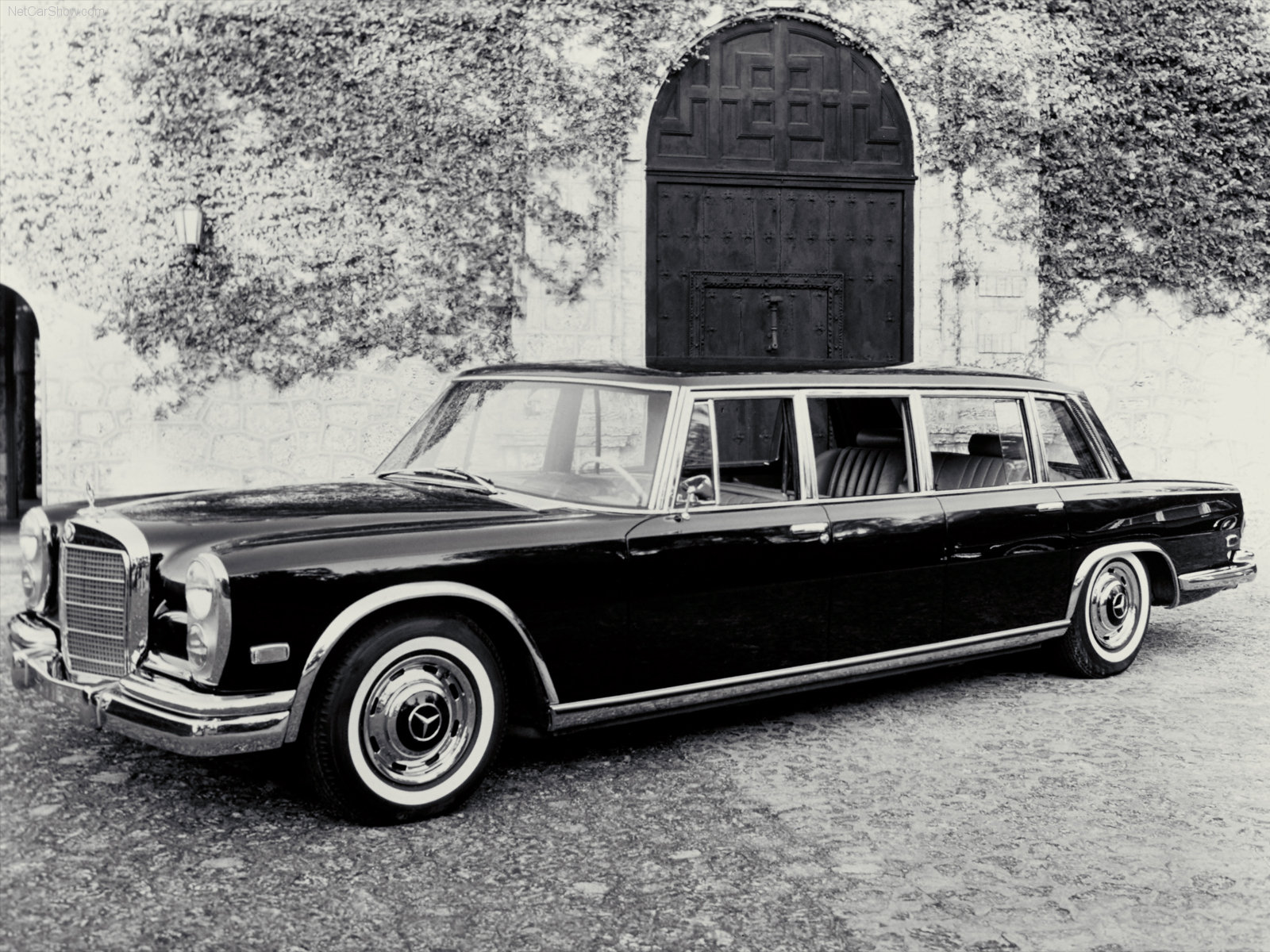 Karznshit 64 Mercedes 600 Pullman