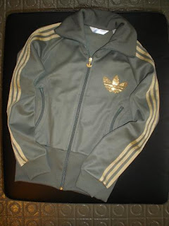 sudadera adidas foot locker