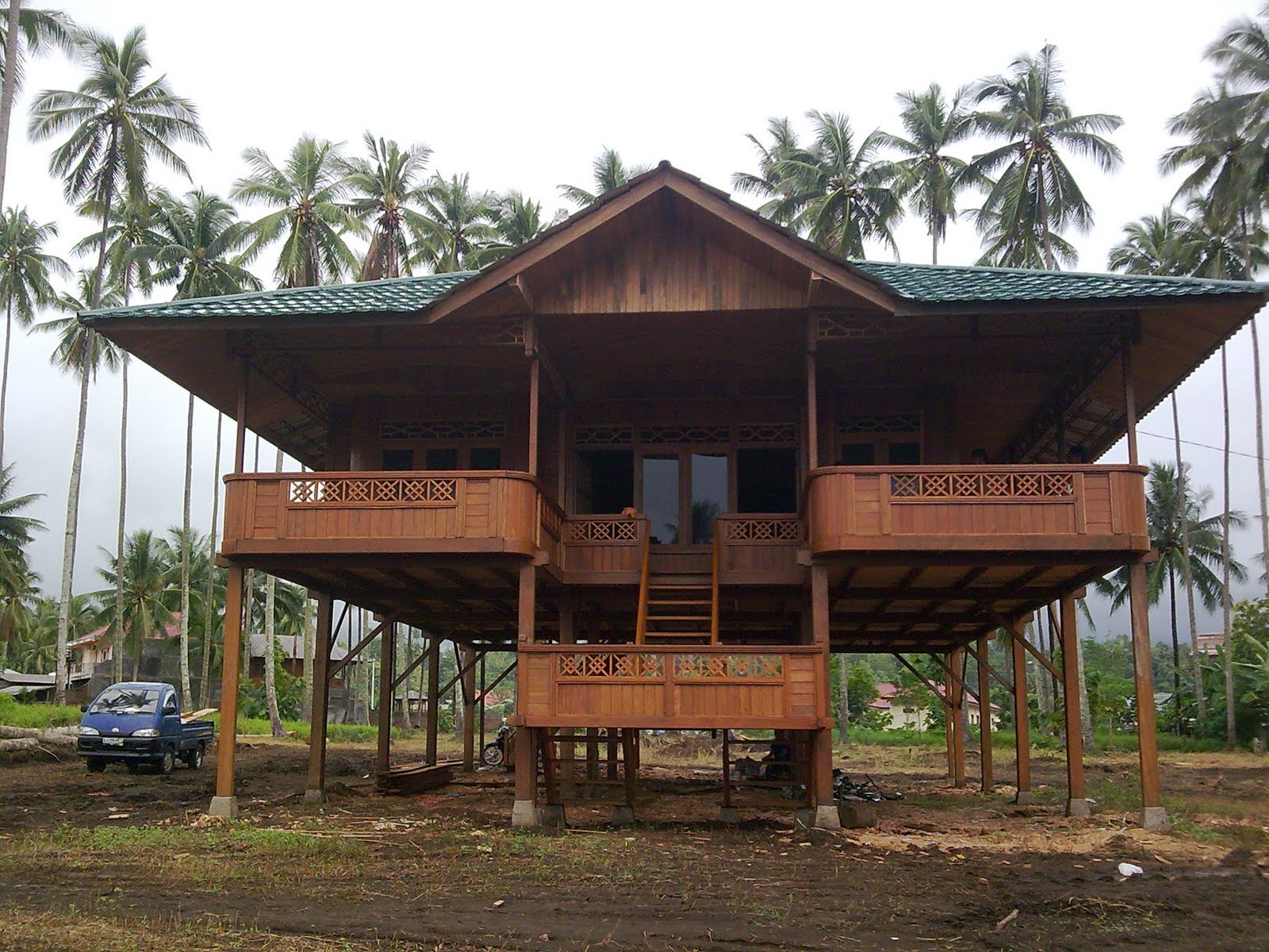 Rumah Adat Woloan Tomohon Rumah Adat Woloan Tomohon