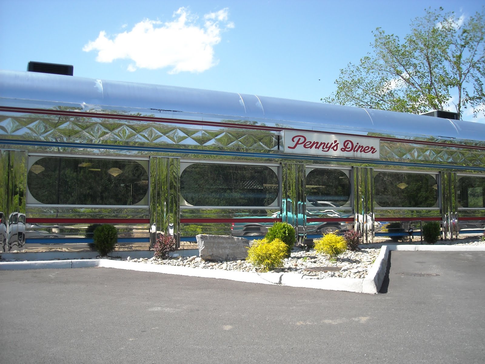 Blue Highways of America Penny's Diner, Low Moor VA
