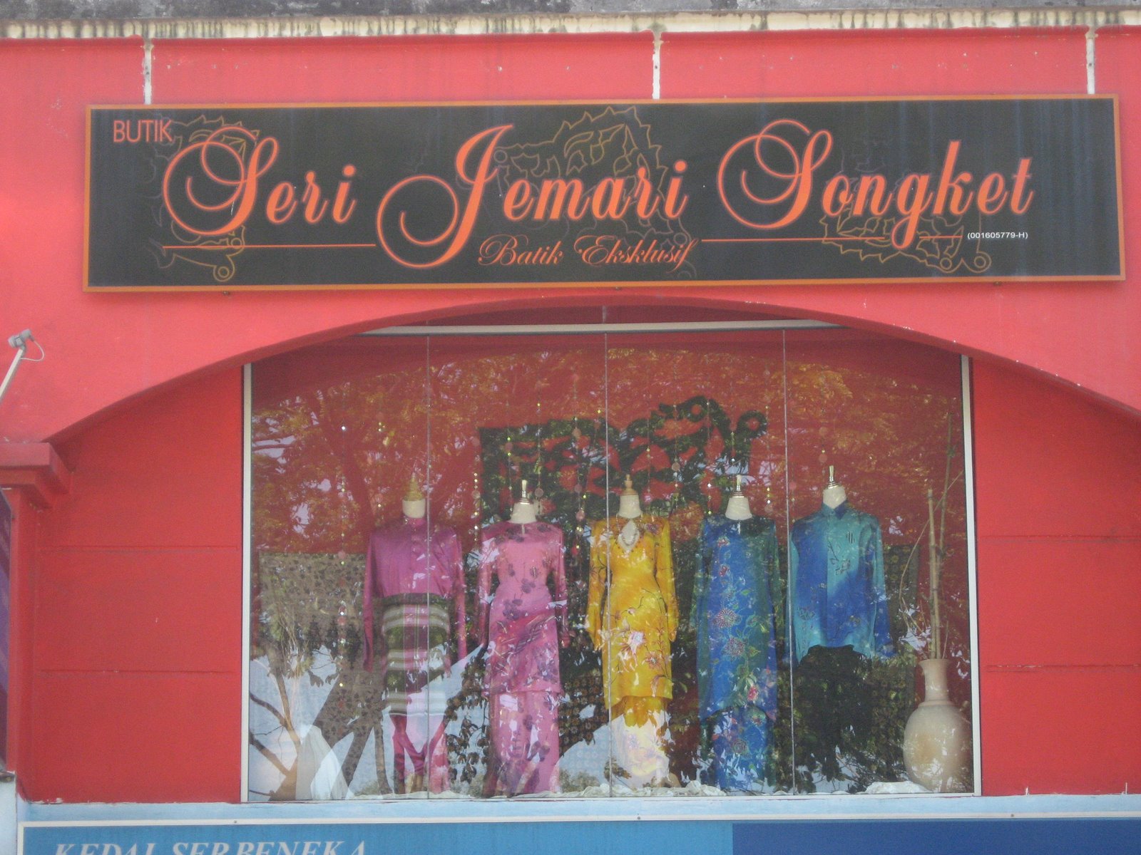 Butik Pengantin dan Batik & Songket