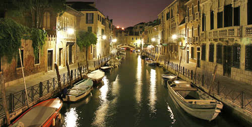 [Veneza+Noite+canal.jpg]