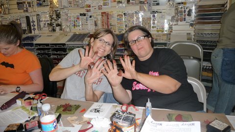 [annette+&+sherri_001.JPG]