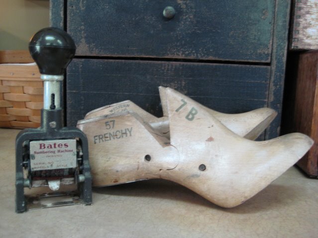 [stamp+and+shoes_001.JPG]