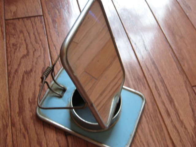 [shaving+mirror_001.JPG]