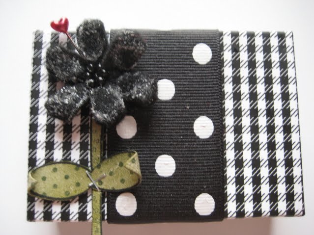 [black+&+white+box_001.JPG]