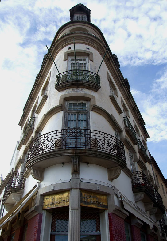 [Casa-Vilela-010-copy.jpg]