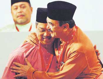 [insidepix1.jpg]