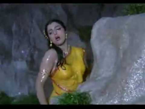 south indian sexy actress bhanupriya droping saree wet ang deep cleavage image gallery