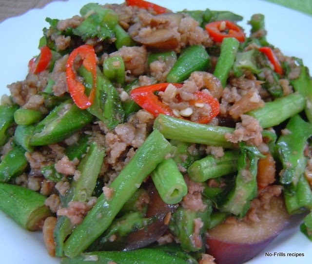 Minced pork with mixed vegetables aka 4 Heavenly Kings