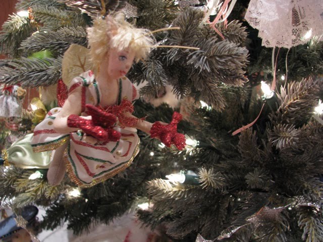 [DollXmasTree2.jpg]
