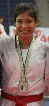 Valéria Kumizaki é vice-campeã mundial universitária de Karate
